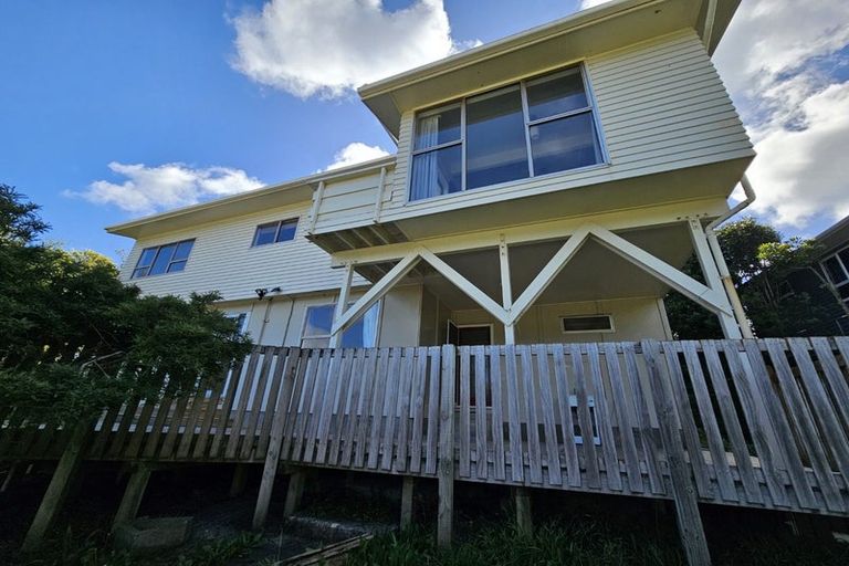 Photo of property in 84 Taylor Terrace, Tawa, Wellington, 5028