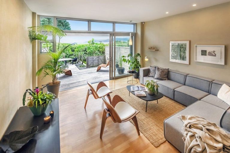 Photo of property in 17 Boardwalk Lane, Seatoun, Wellington, 6022