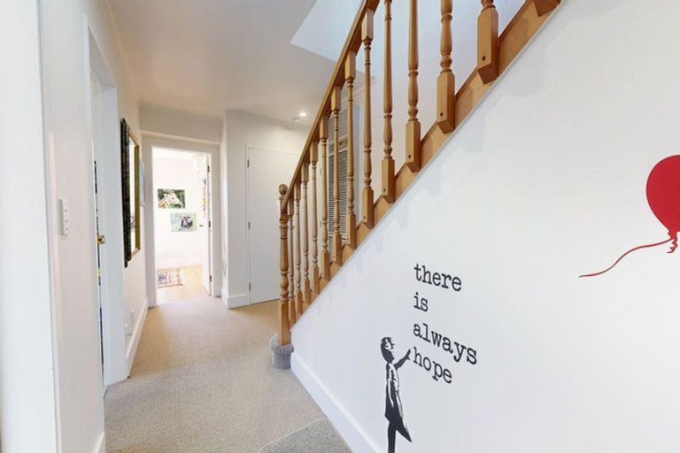 Photo of property in 60 Satara Crescent, Khandallah, Wellington, 6035