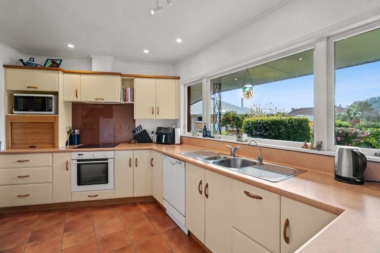 Photo of property in 10 Halberg Crescent, Whakatane, 3120