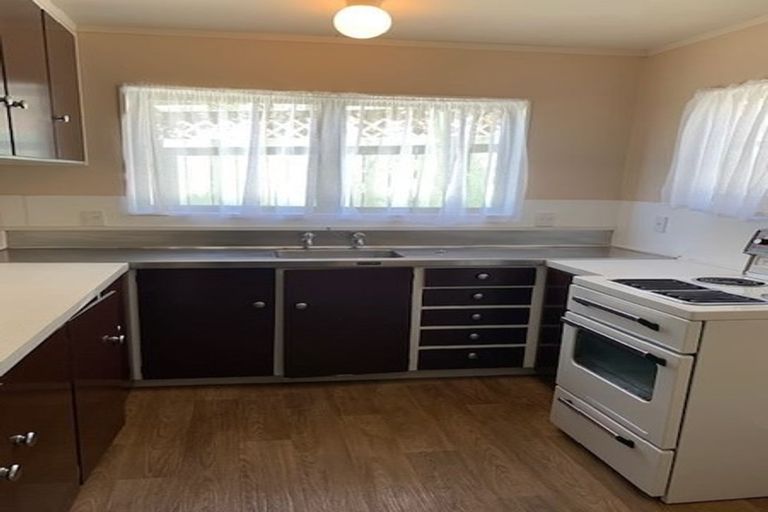 Photo of property in 20 Kaitawa Crescent, Paraparaumu, 5032