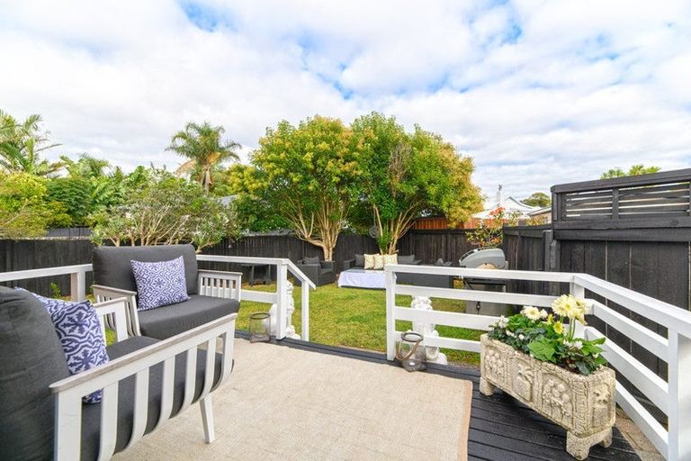 Photo of property in 63a Nile Road, Milford, Auckland, 0620