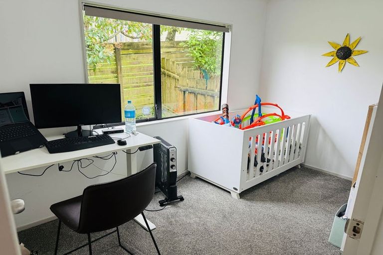 Photo of property in 3/198 Don Buck Road, Massey, Auckland, 0614