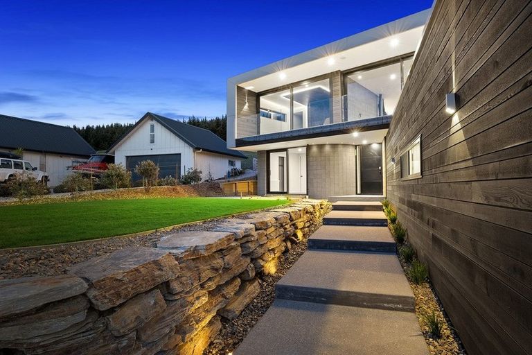 Photo of property in 58 Forest Heights, Wanaka, 9305