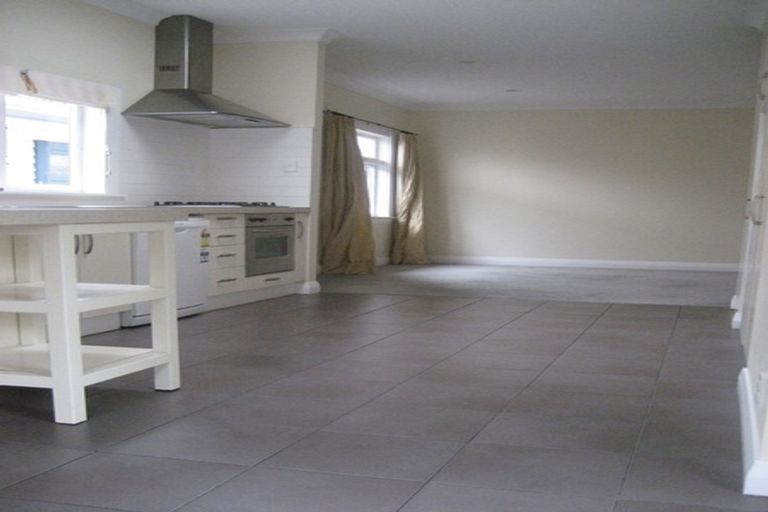 Photo of property in 332 Adelaide Road, Newtown, Wellington, 6021