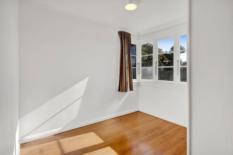 Photo of property in 32 Leicester Street, Patea, 4520