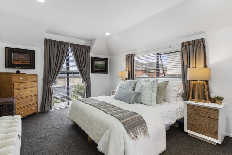 Photo of property in 2/19 Chiania Place, Somerville, Auckland, 2014