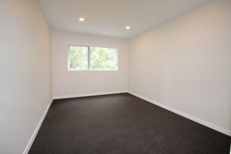 Photo of property in 4 Kearney Place, Massey, Auckland, 0614