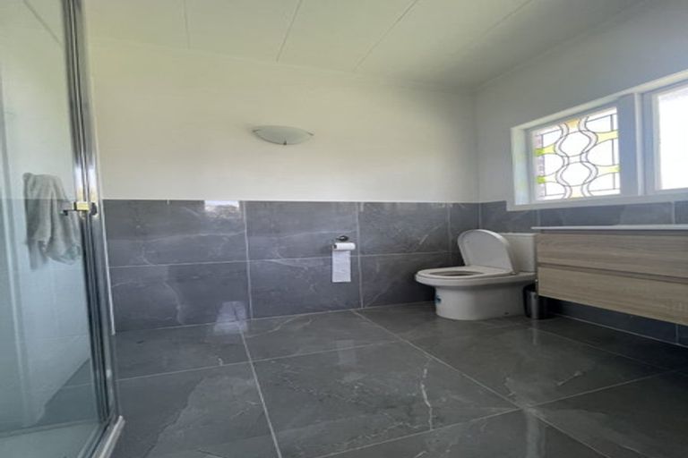 Photo of property in 7 Springbank Lane, Te Atatu Peninsula, Auckland, 0610