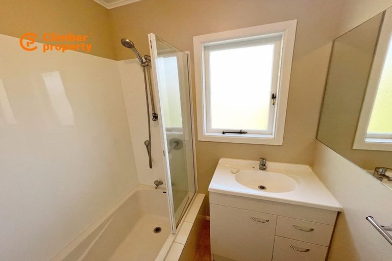 Photo of property in 28 Gilliam Street, New Lynn, Auckland, 0600