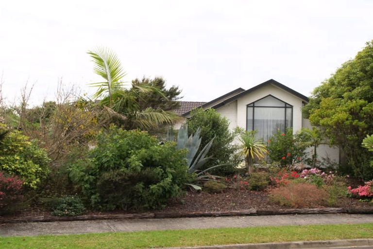 Photo of property in 6 Embleton Close, Northpark, Auckland, 2013