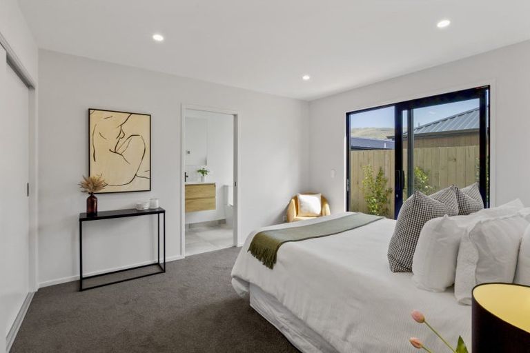 Photo of property in 21 Waterfowl Road, Jacks Point, Queenstown, 9371