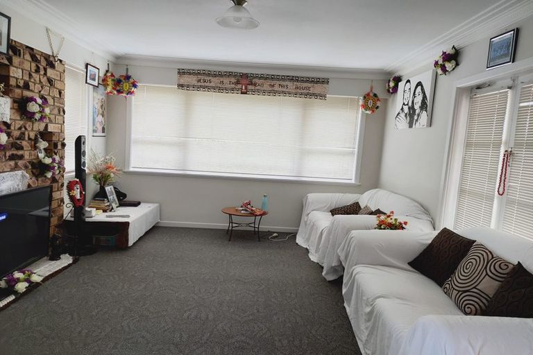 Photo of property in 53 Gloria Avenue, Te Atatu Peninsula, Auckland, 0610