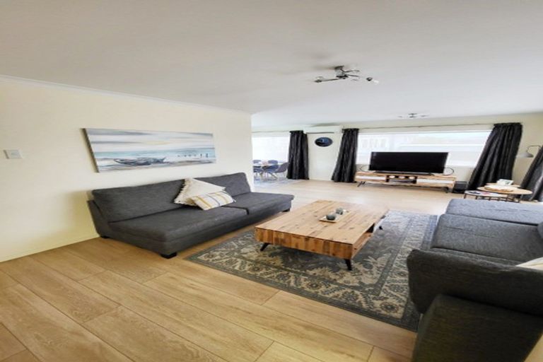 Photo of property in 18a/2 Sherwood Avenue, Te Atatu South, Auckland, 0610