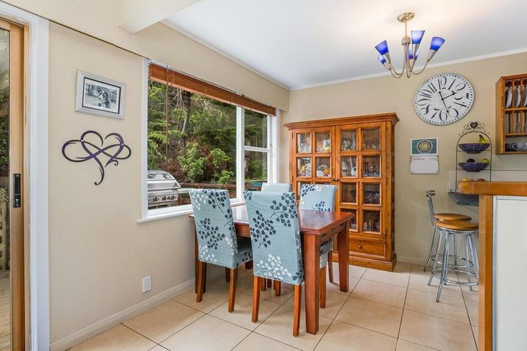 Photo of property in 1 Julia Place, Tawa, Wellington, 5028