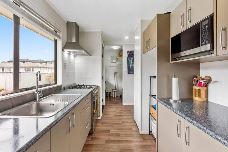 Photo of property in 2/295 Massey Road, Mangere East, Auckland, 2024