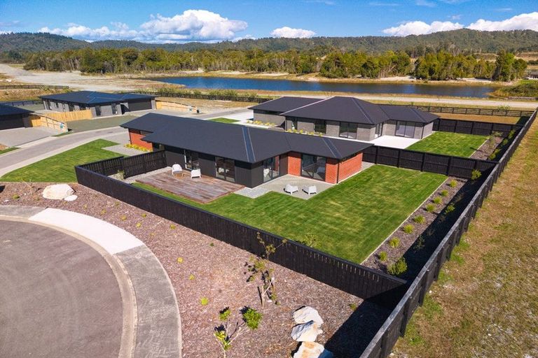 Photo of property in 11 Hinau Crescent, Kaiata, Greymouth, 7805