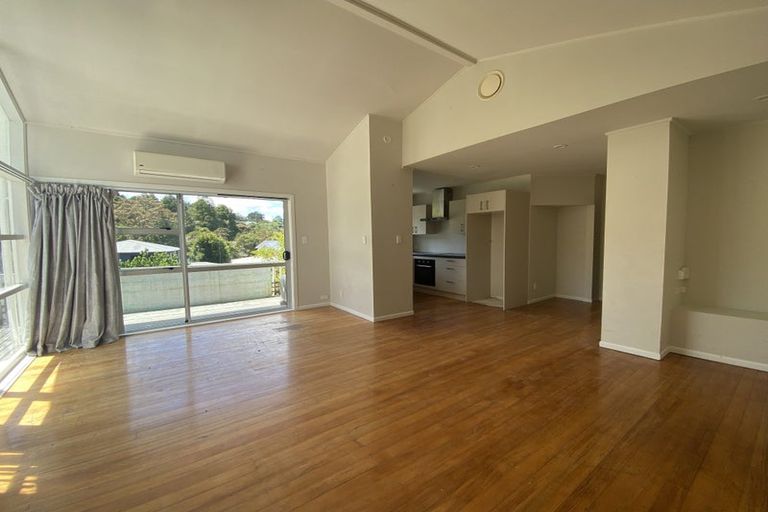 Photo of property in 70 Eskdale Road, Birkdale, Auckland, 0626