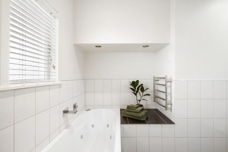 Photo of property in 87 Avondale Road, Greenmeadows, Napier, 4112