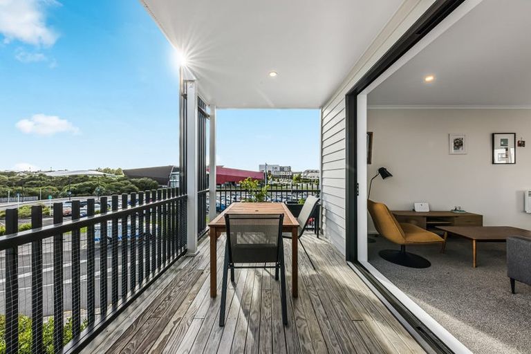 Photo of property in 32 Raranga Lane, Hobsonville, Auckland, 0616