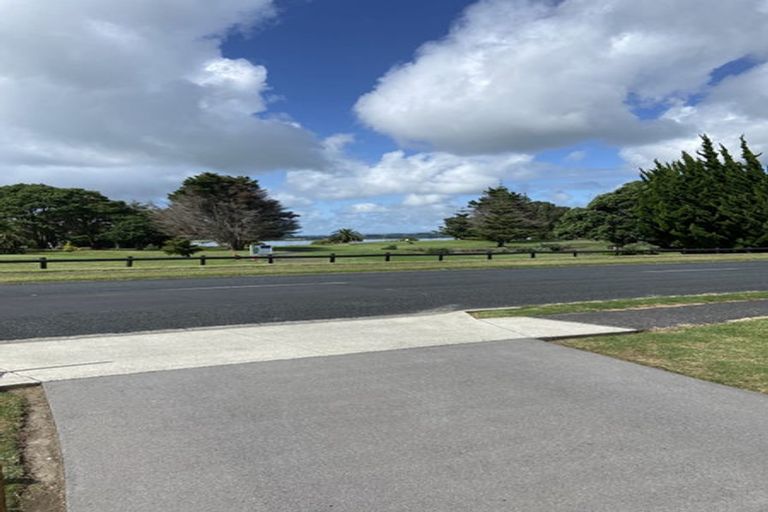 Photo of property in 121 Torkar Road, Clarks Beach, 2122