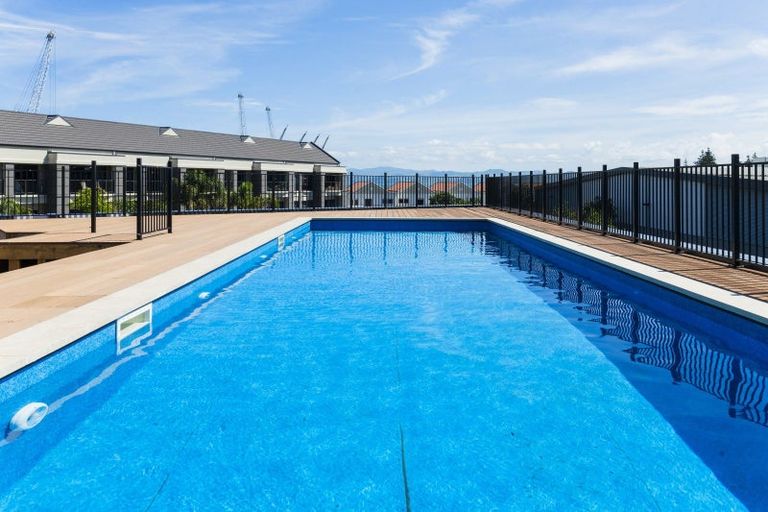 Photo of property in Marina View Apartments, 204/4 Reads Quay, Gisborne, 4010