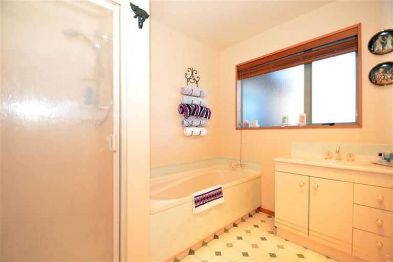 Photo of property in 32 Kintyre Drive, Broomfield, Christchurch, 8042