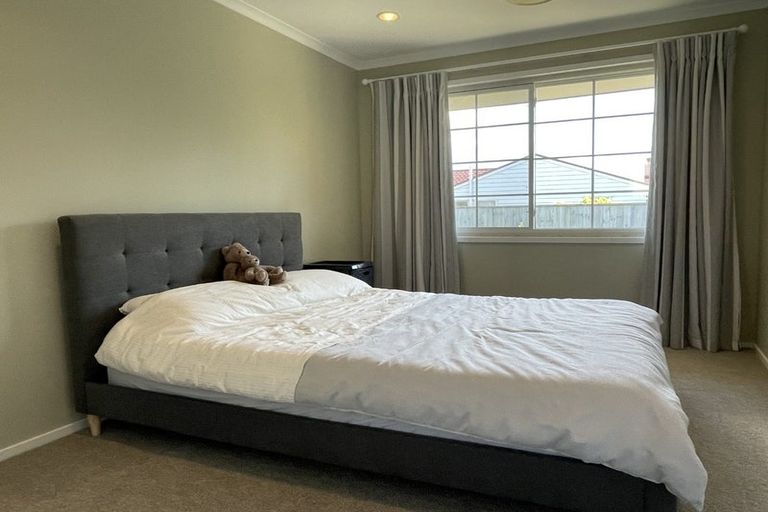 Photo of property in 19 Chorley Grove, Churton Park, Wellington, 6037