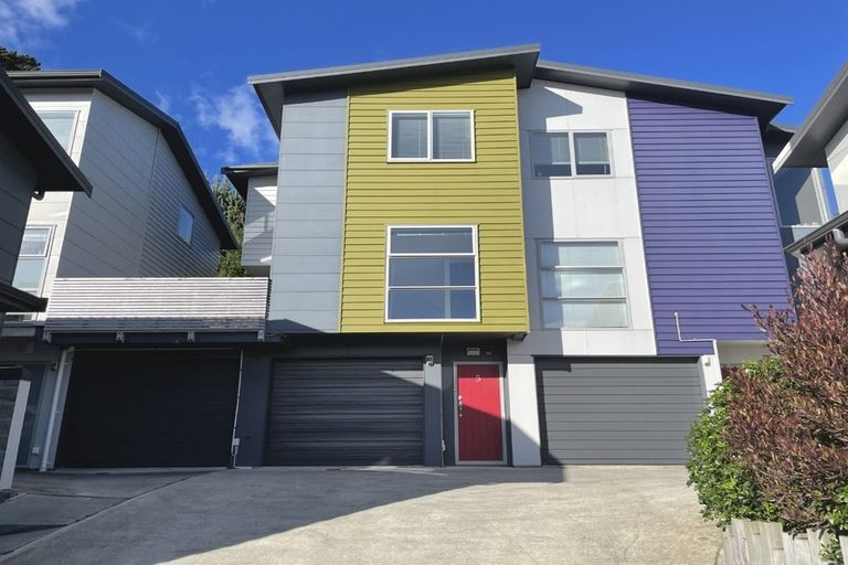 Photo of property in 61u5 Black Rock Road, Newlands, Wellington, 6037