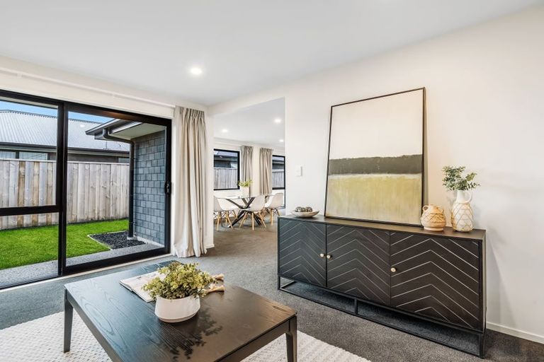 Photo of property in 160 Faringdon Boulevard, Rolleston, 7615