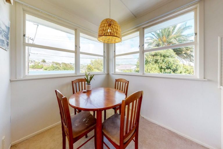 Photo of property in 4 Pauline Way, Paparangi, Wellington, 6037