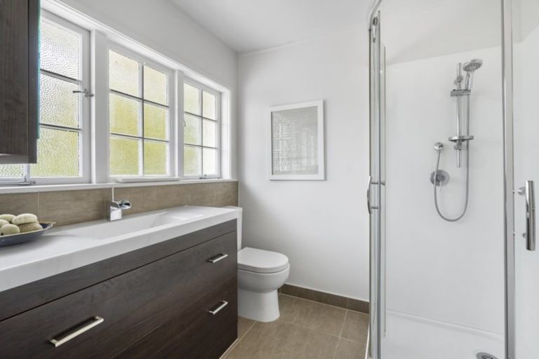 Photo of property in 53 Nui Mana Place, Te Atatu South, Auckland, 0610