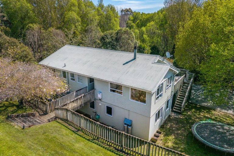 Photo of property in 52 Katherine Mansfield Drive, Whitemans Valley, Upper Hutt, 5371