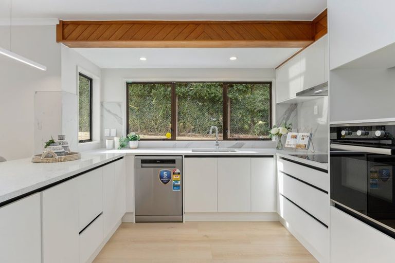 Photo of property in 1/12 Shanaway Rise, Hillcrest, Auckland, 0627
