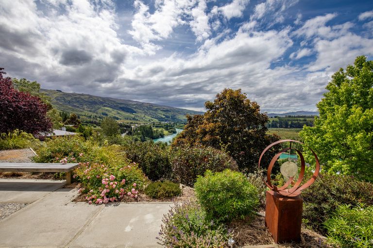 Photo of property in 10 Edinburgh Street, Roxburgh, 9500
