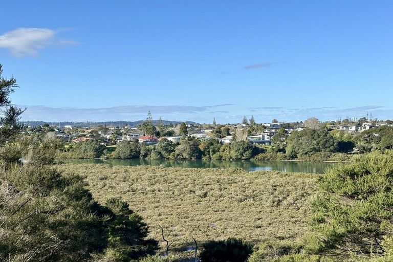 Photo of property in 141 Colwill Road, Massey, Auckland, 0614