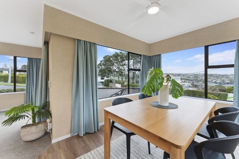 Photo of property in 1/2 Kowhai Road, Campbells Bay, Auckland, 0630