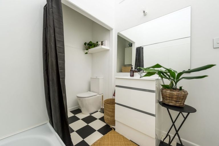 Photo of property in 3/7 Lydia Avenue, Northcote, Auckland, 0627