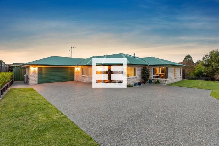 Photo of property in 24 Woodleigh Place, Ohauiti, Tauranga, 3112