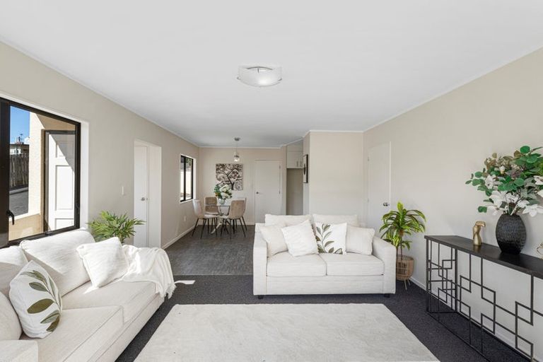 Photo of property in 3/24 Eastglen Road, Glen Eden, Auckland, 0602