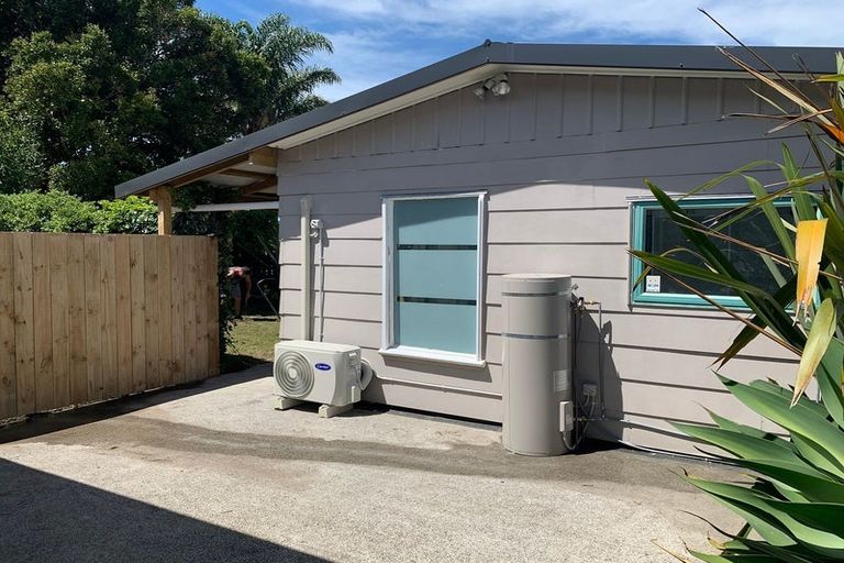 Photo of property in 49a Helena Street, Massey, Auckland, 0614