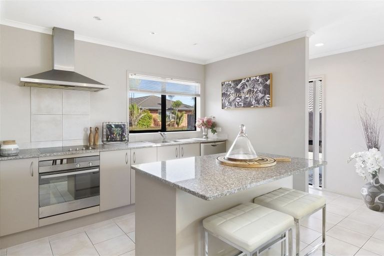 Photo of property in 38 Ranchod Terrace, Pukekohe, 2120