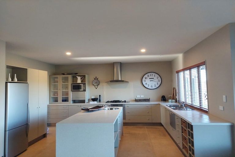 Photo of property in 253 Ngahere Park Road, Turitea, Palmerston North, 4472
