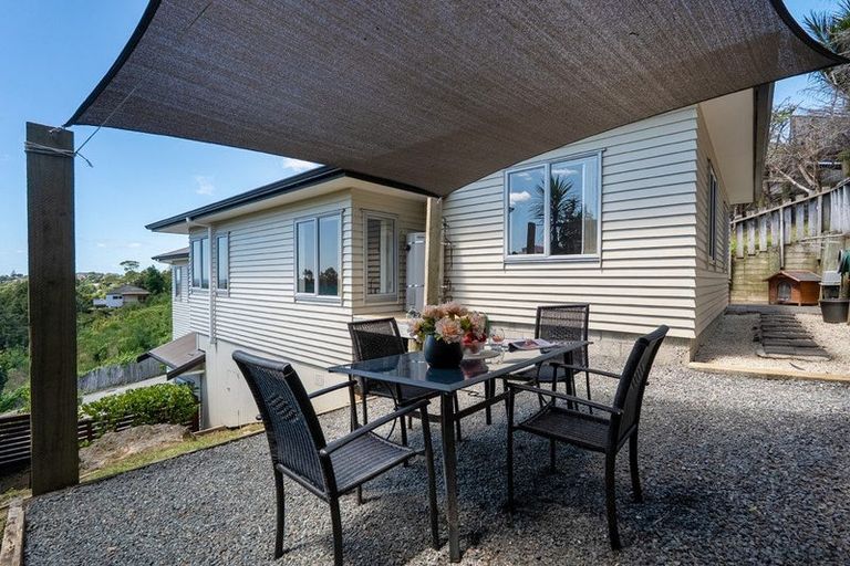 Photo of property in 60a Topliss Drive, Northcross, Auckland, 0632