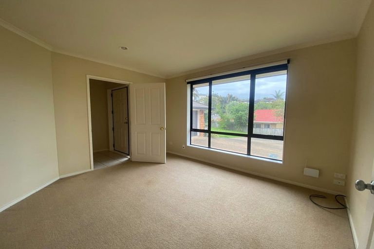 Photo of property in 9 Louvain Place, Greenhithe, Auckland, 0632