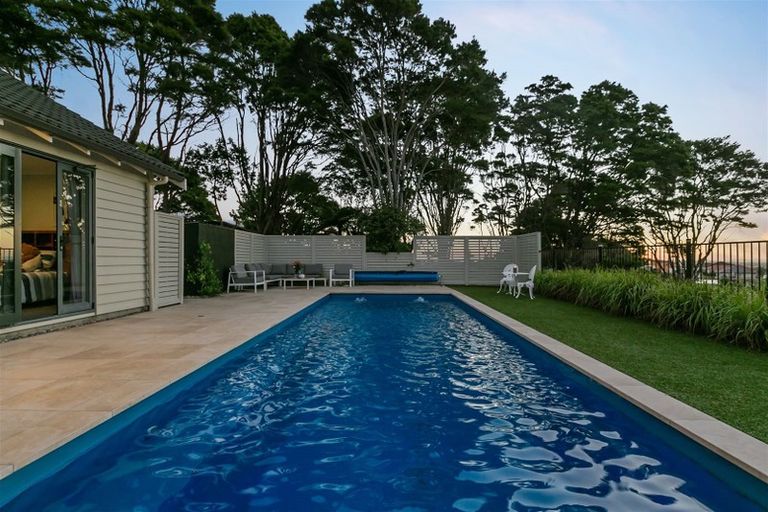 Photo of property in 251 Kaipara Road, Papakura, 2582