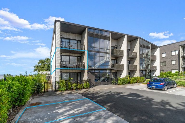 Photo of property in 110/165 Lake Road, Northcote, Auckland, 0627