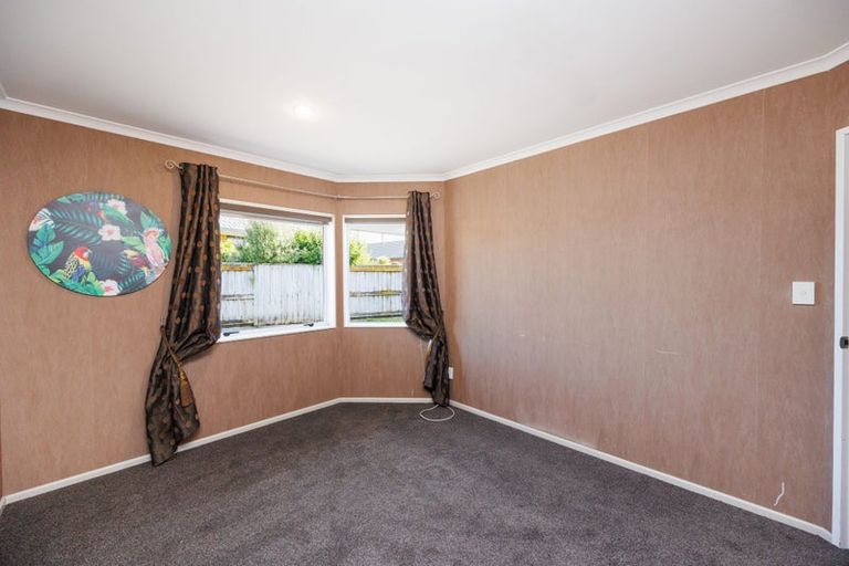 Photo of property in 20 Johnstone Drive, Fitzherbert, Palmerston North, 4410