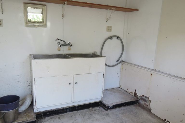 Photo of property in 65 Pleasant Road, Glen Eden, Auckland, 0602