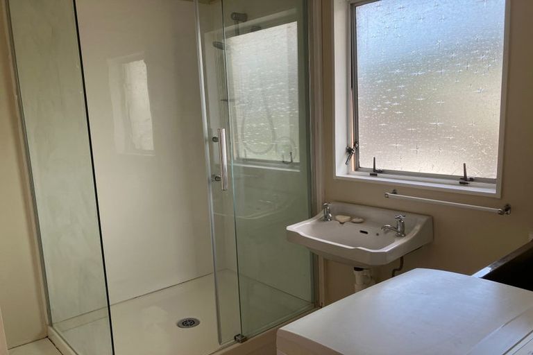 Photo of property in 154f3 Onepu Road, Lyall Bay, Wellington, 6022